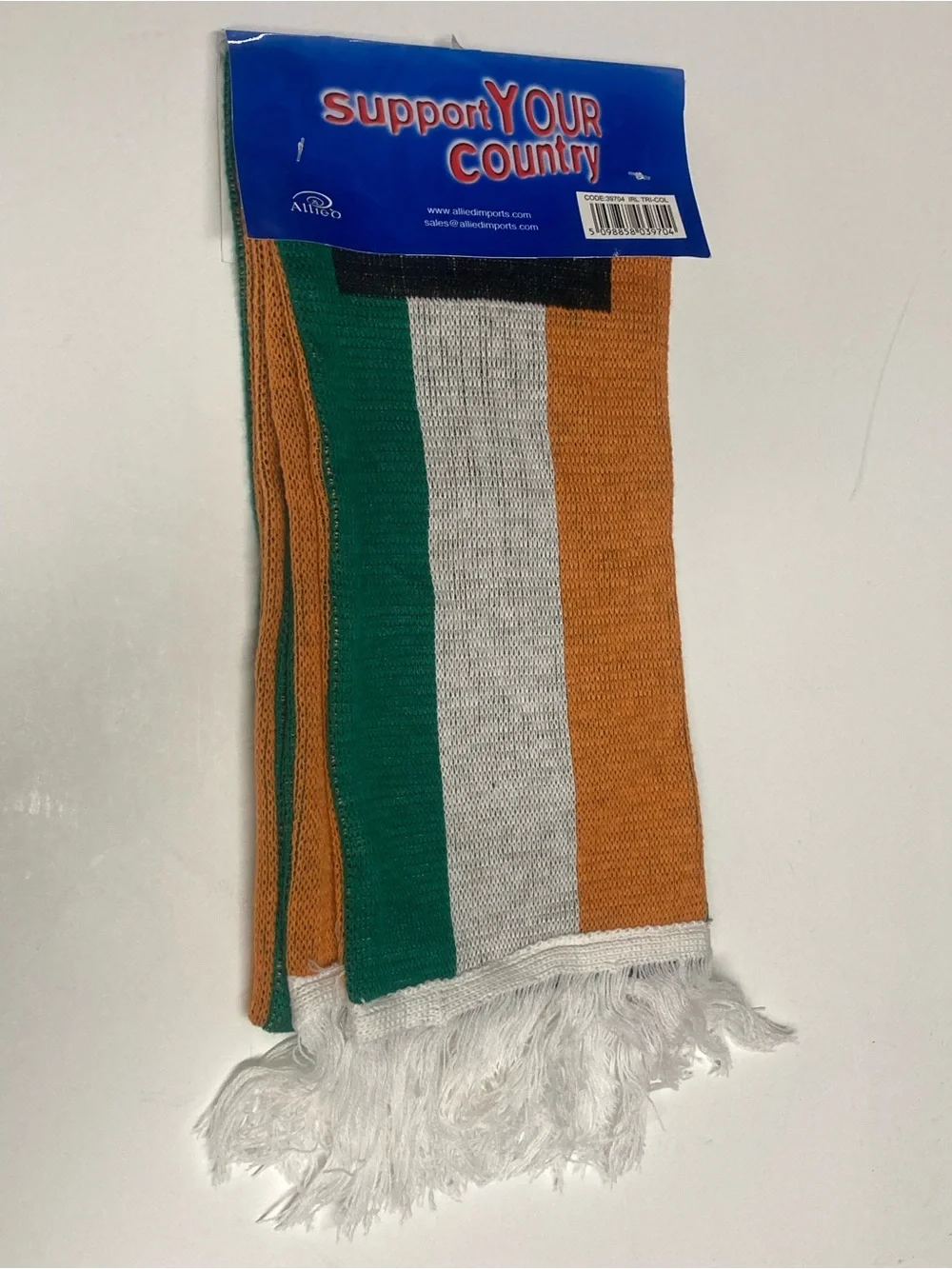 Ireland Soccer Scarf. New with Tags!